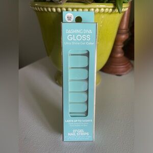 New Dashing diva turquoise nail strips iced mint